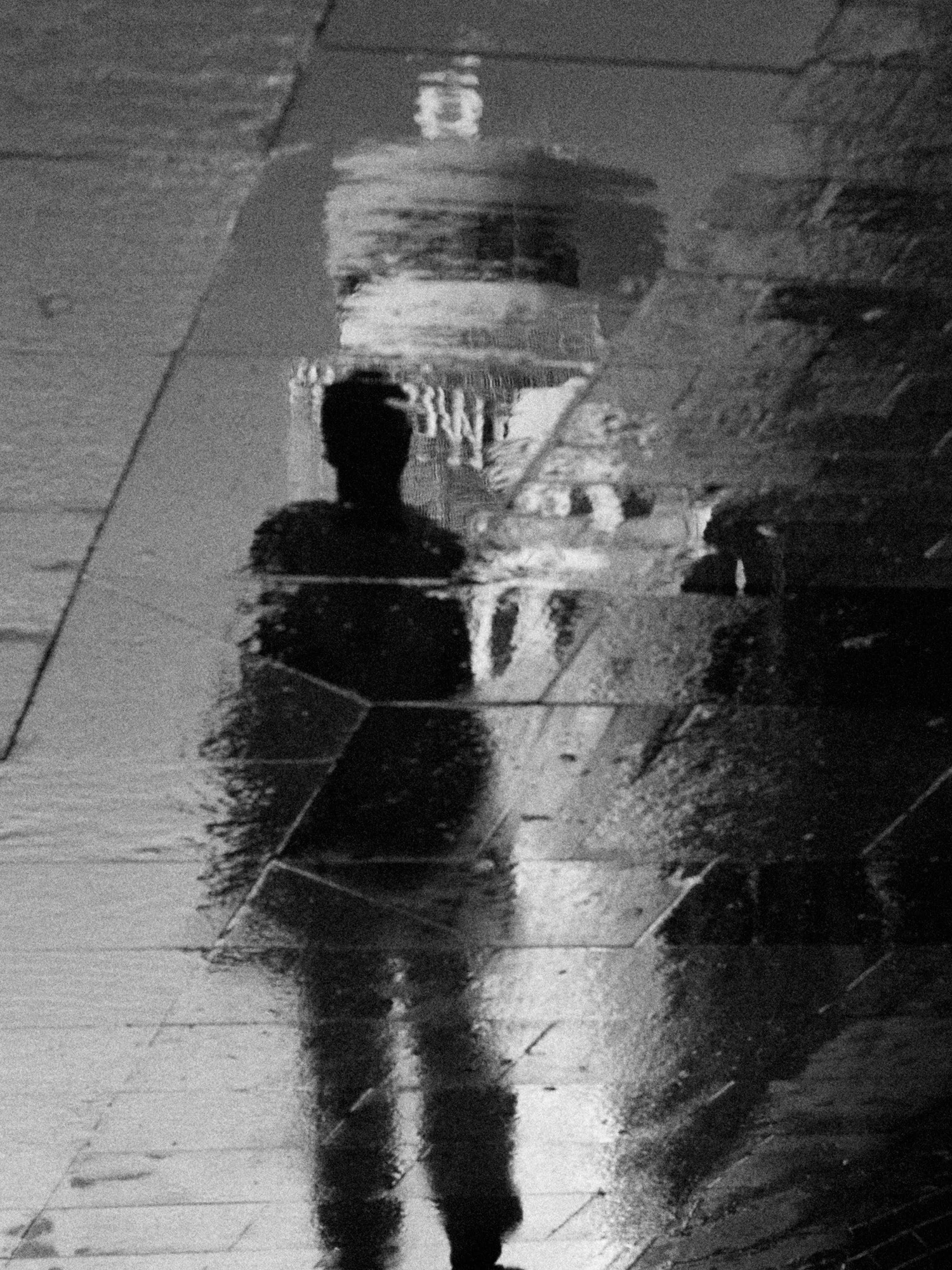 De huérfanas y reflejos